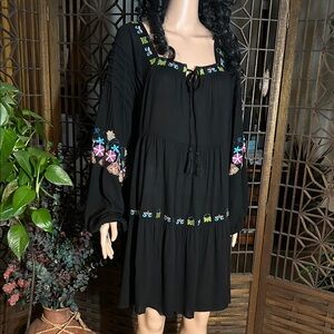NWT EASEL BLACK EMBROIDERED DRESS M